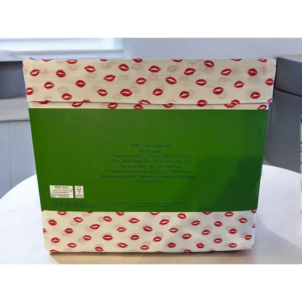 Kate Spade Valentine's Day Red Lipstick Kiss Twin Cotton Sheets - Picture 3 of 3